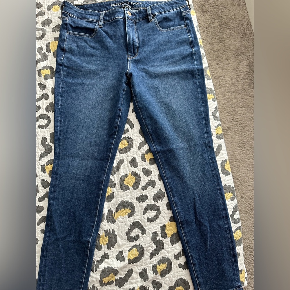 American Eagle Dream Low-Rise Jegging